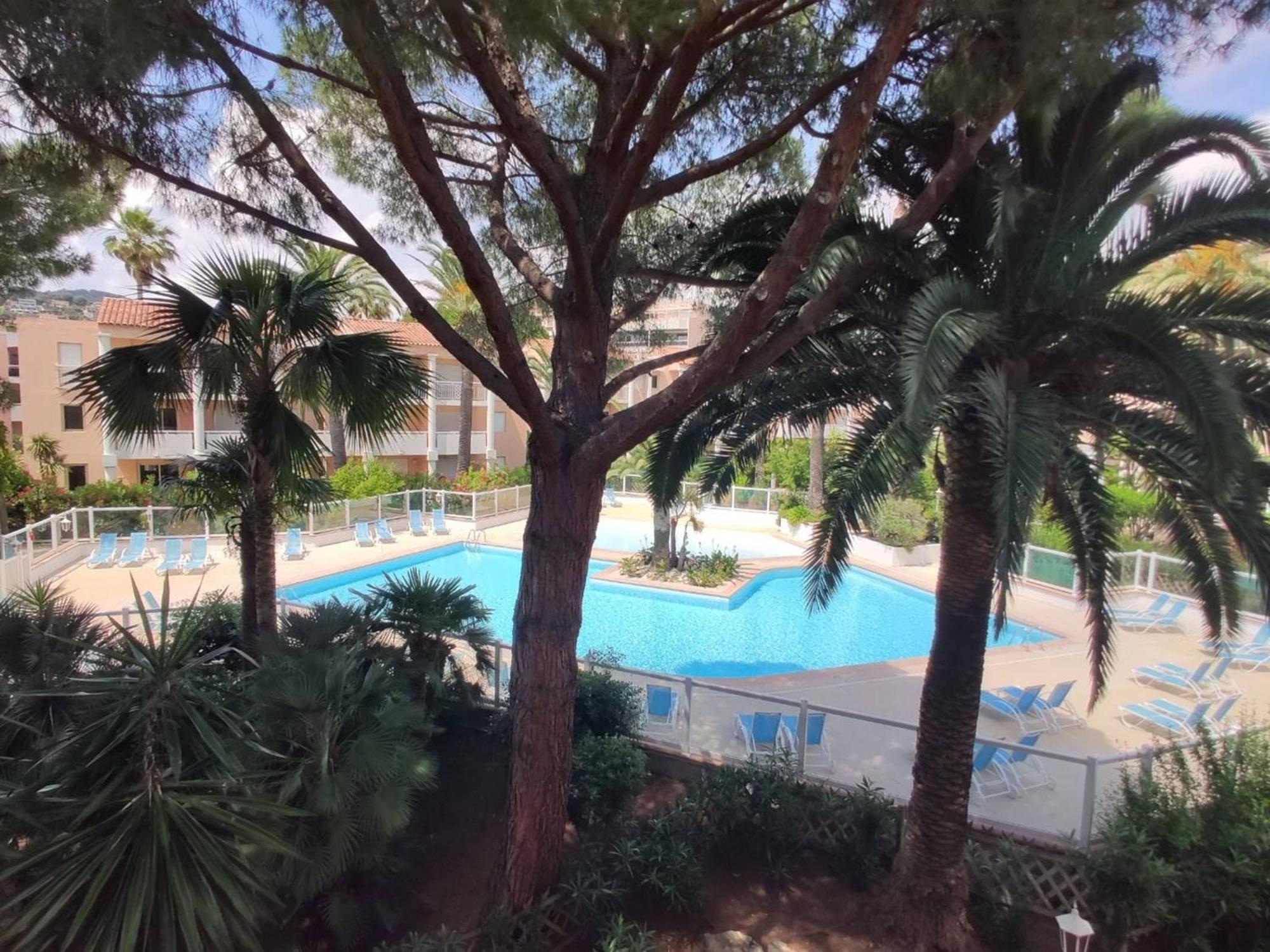 T2 Avec Piscine Et Salle De Sport, A 400M De La Plage, Parking Inclus - Golfe-Juan - Fr-1-252-140 Apartman Vallauris Kültér fotó